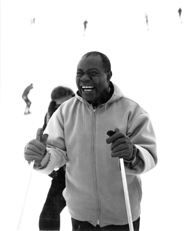 Louis Armstrong on skis